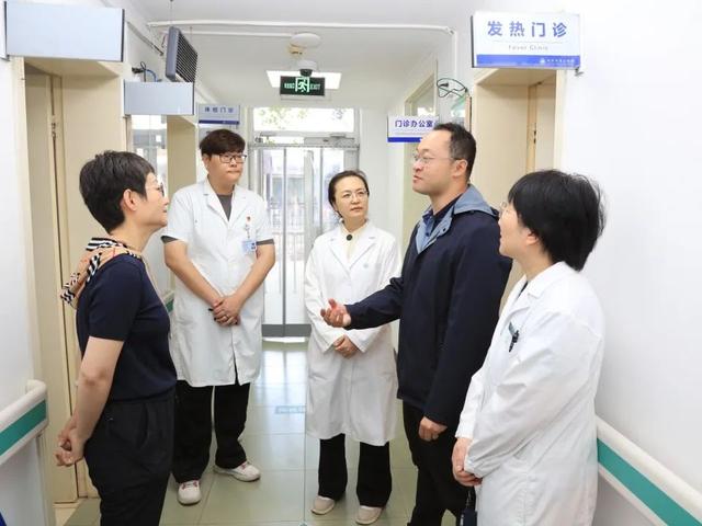 【汤医新闻】“守护成长，共筑未来”儿童义诊活动圆满举行