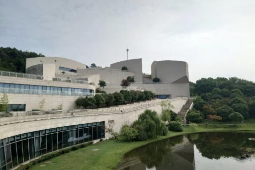 gogogo~出发咯！去逛馆！