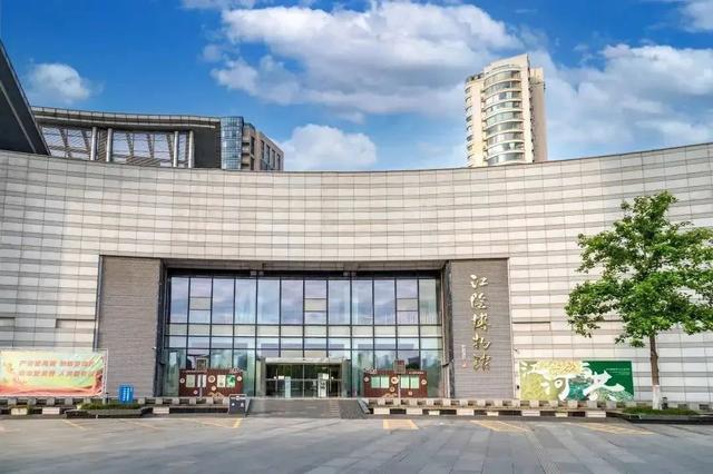 gogogo~出发咯！去逛馆！