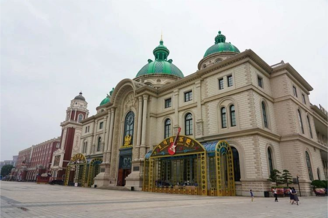 gogogo~出发咯！去逛馆！