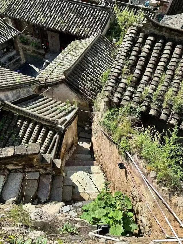准考证 = 免票 + 折扣 + 解锁隐藏款青春限定旅程！快冲→