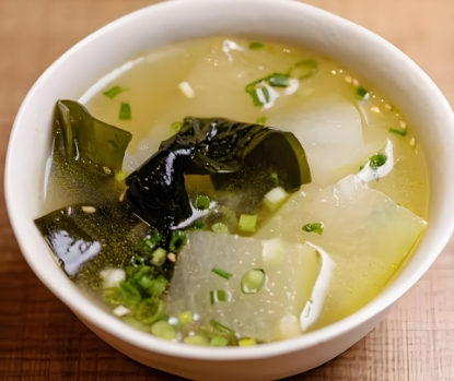 【汤医科普】消暑良方：解暑药膳汤的清凉守护