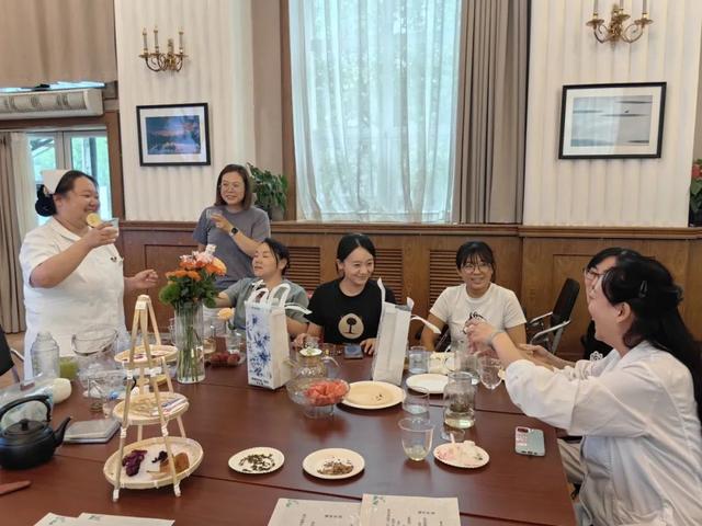 【汤医新闻】北京小汤山医院举办“草木清欢”夏日茶艺疗愈会