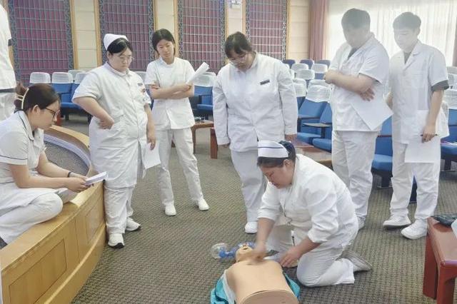 【汤医新闻】育护理新苗，筑职业根基——北京小汤山医院2025年实习护士岗前培训圆满收官