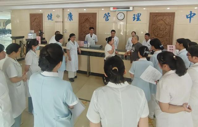 【汤医新闻】“以心为灯，以练为刃”——健康管理中心胃肠镜流程演练尽显“以客户为中心”服务温度